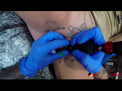 ❤️ Ekstremt tatoveret hottie Sully Savage fik en tatovering på sin klitoris ❤️❌ Anal porno at da.eviewporn-com.ru ❤